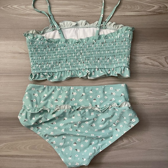 Darling 2 piece. Size large. - Picture 2 of 2